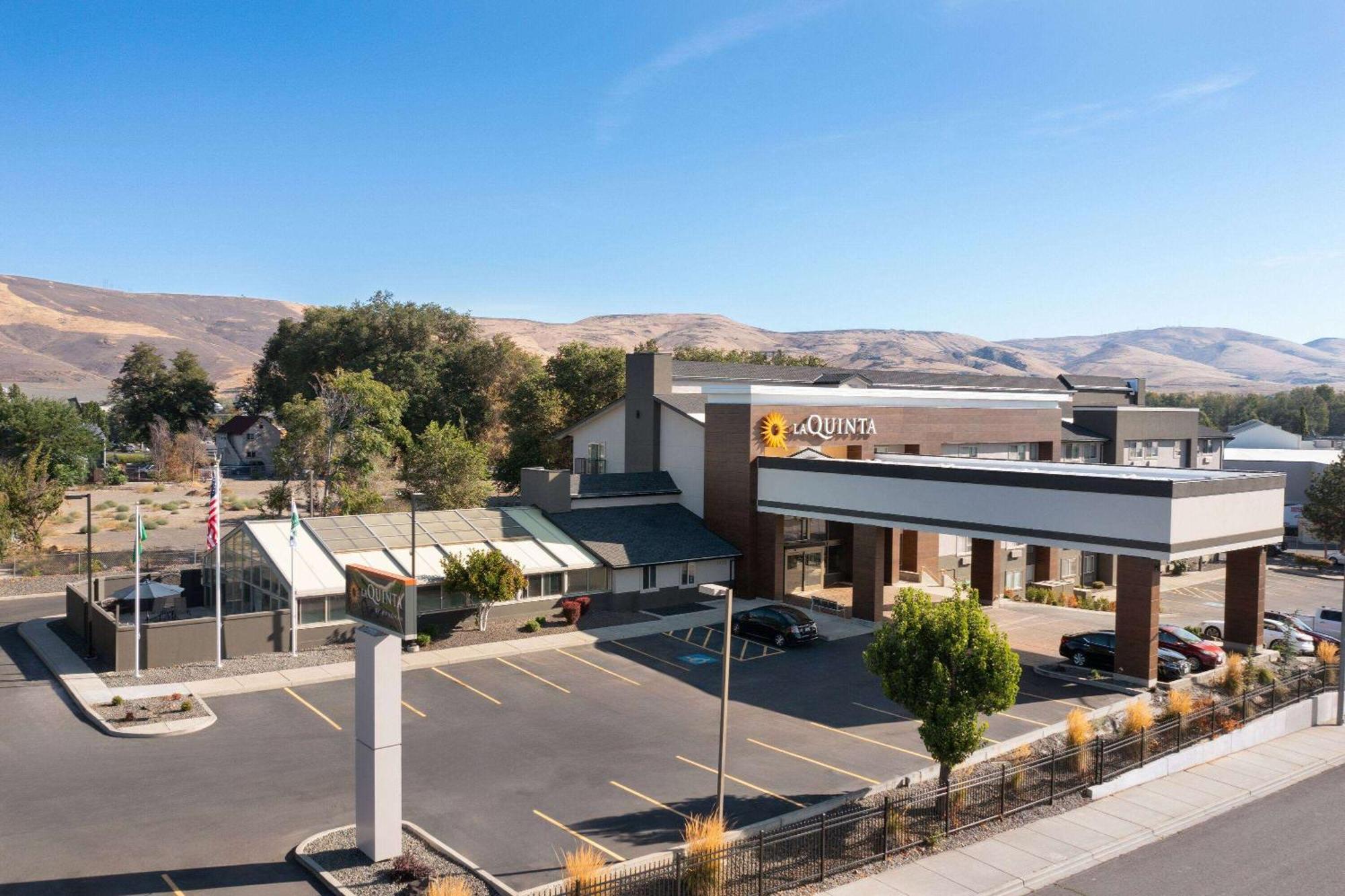 La Quinta Inn & Suites By Wyndham Yakima Downtown מראה חיצוני תמונה